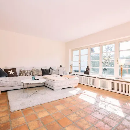Holiday home Flippi-s-hues-flut Westerland